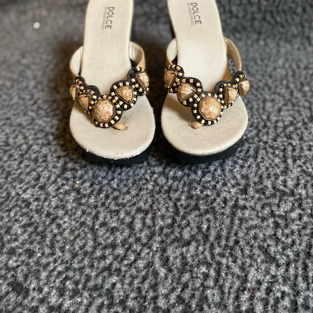 Dolce Vita Women's Black and Cream Embellished Sandals - Picture 8 of 10